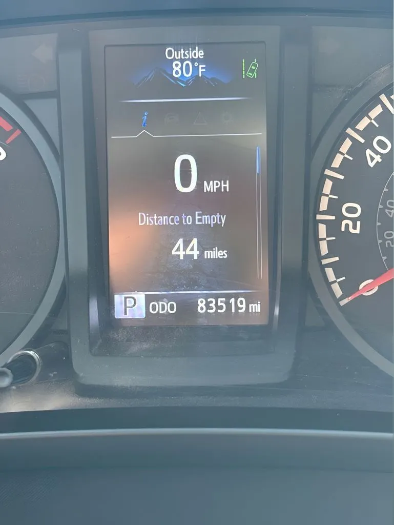 Toyota Tacoma photo 22