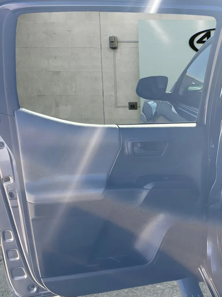 Toyota Tacoma photo 15