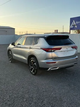 More photos of 2023 Mitsubishi Outlander SE at 4M Autoplex - Industrial Blvd, TX