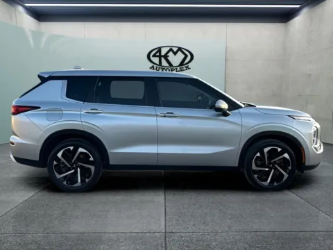 Photos of 2023 Mitsubishi Outlander SE for sale in Abilene, TX at 4M Autoplex - Industrial Blvd