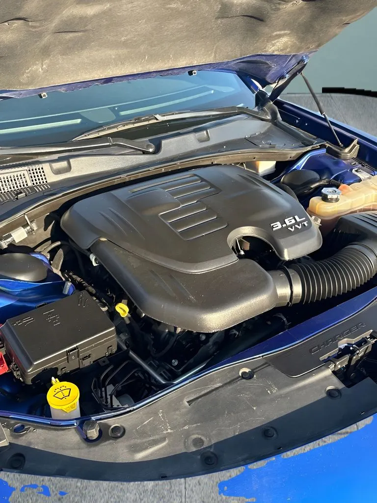 Dodge Charger photo 10