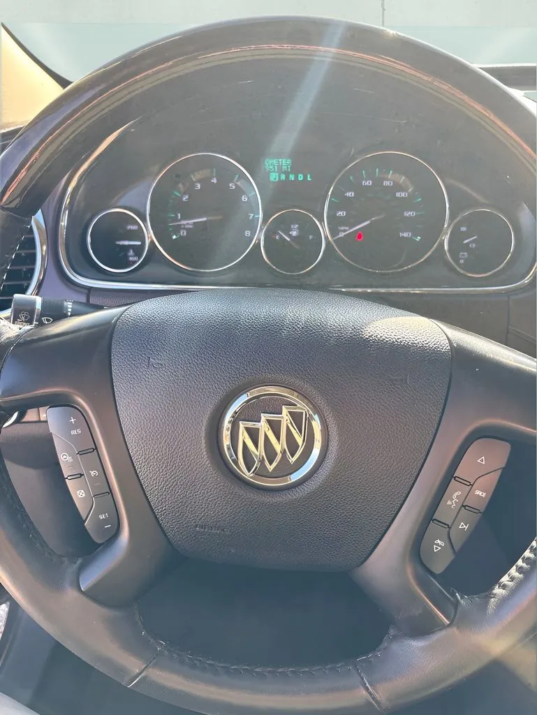 Buick Enclave photo 26