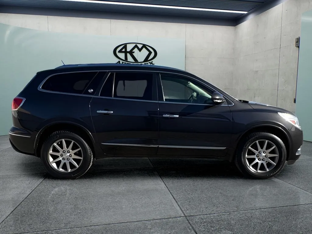 Buick Enclave photo 2