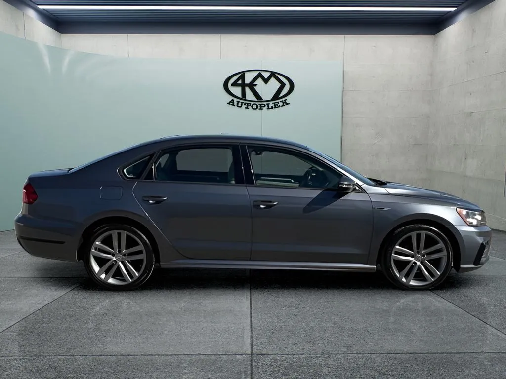 Volkswagen Passat photo 2