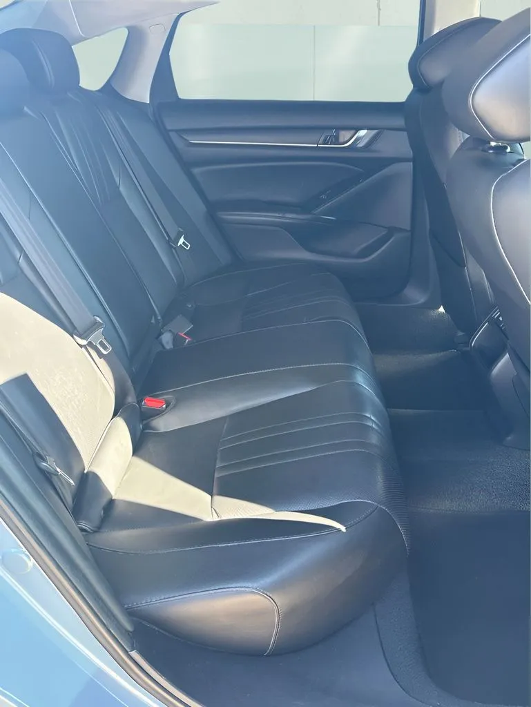 Honda Accord photo 19