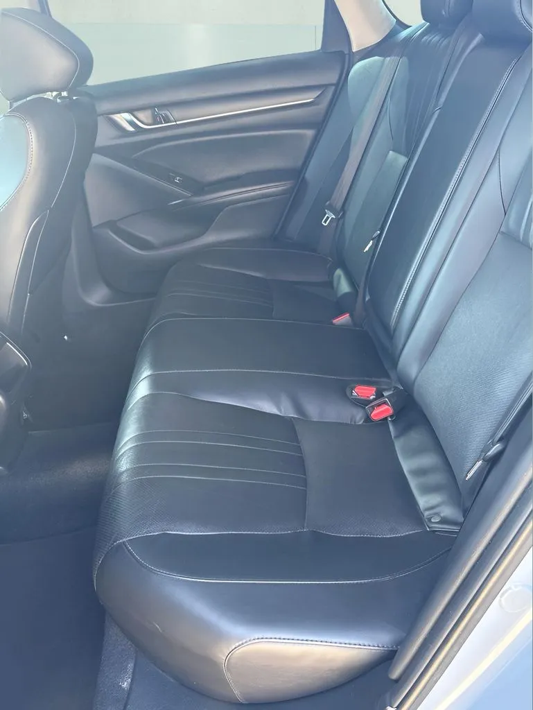 Honda Accord photo 16