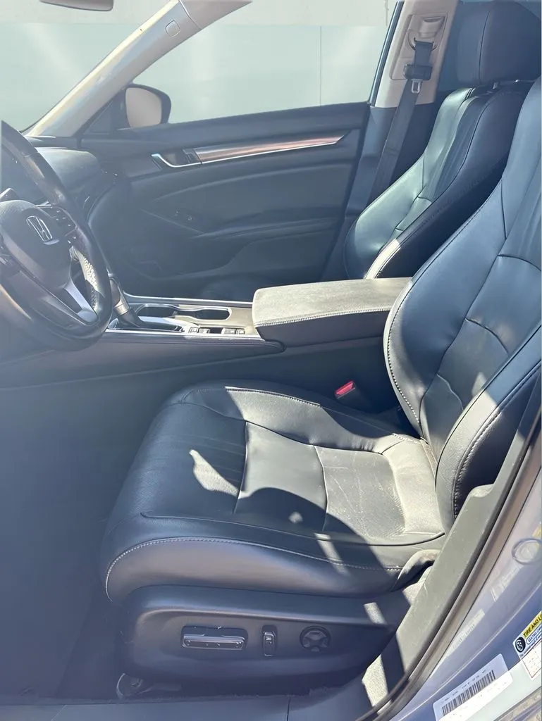 Honda Accord photo 14