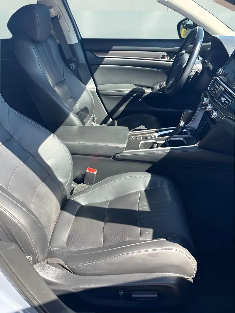 Honda Accord photo 21