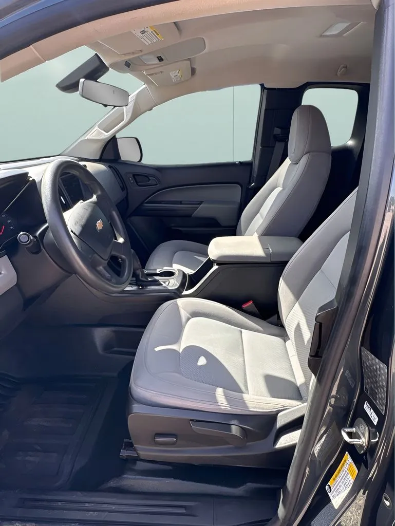 Chevrolet Colorado photo 14