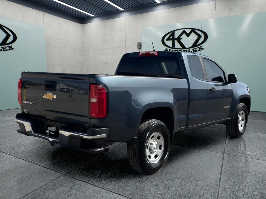 Chevrolet Colorado photo 3