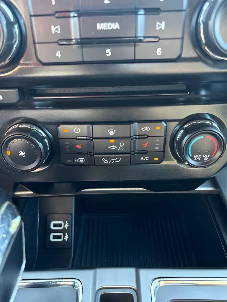 Ford F-150 photo 26