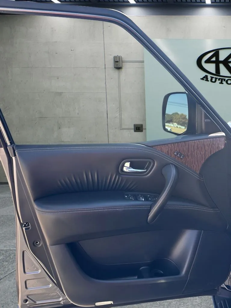 Nissan Armada photo 11