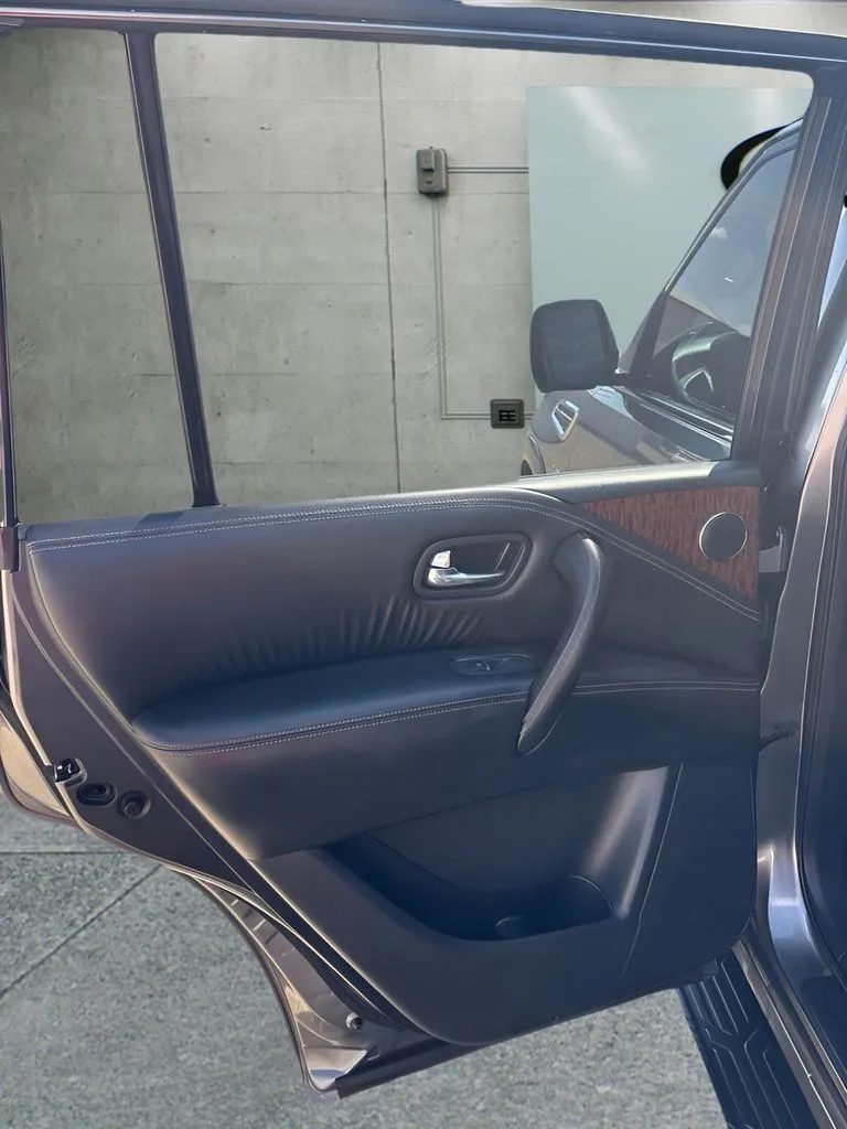 Nissan Armada photo 14