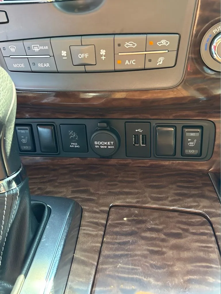 Nissan Armada photo 30