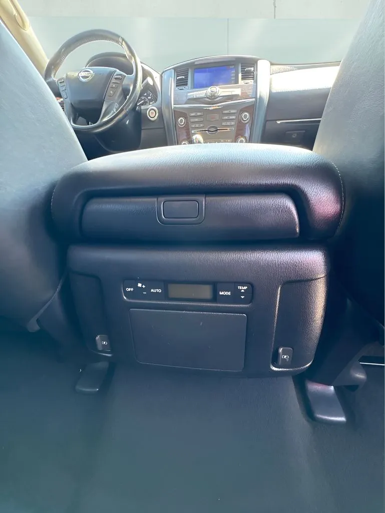Nissan Armada photo 25