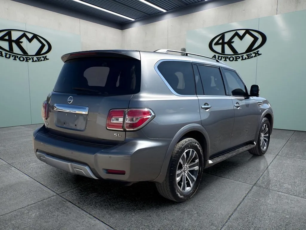 Nissan Armada photo 3