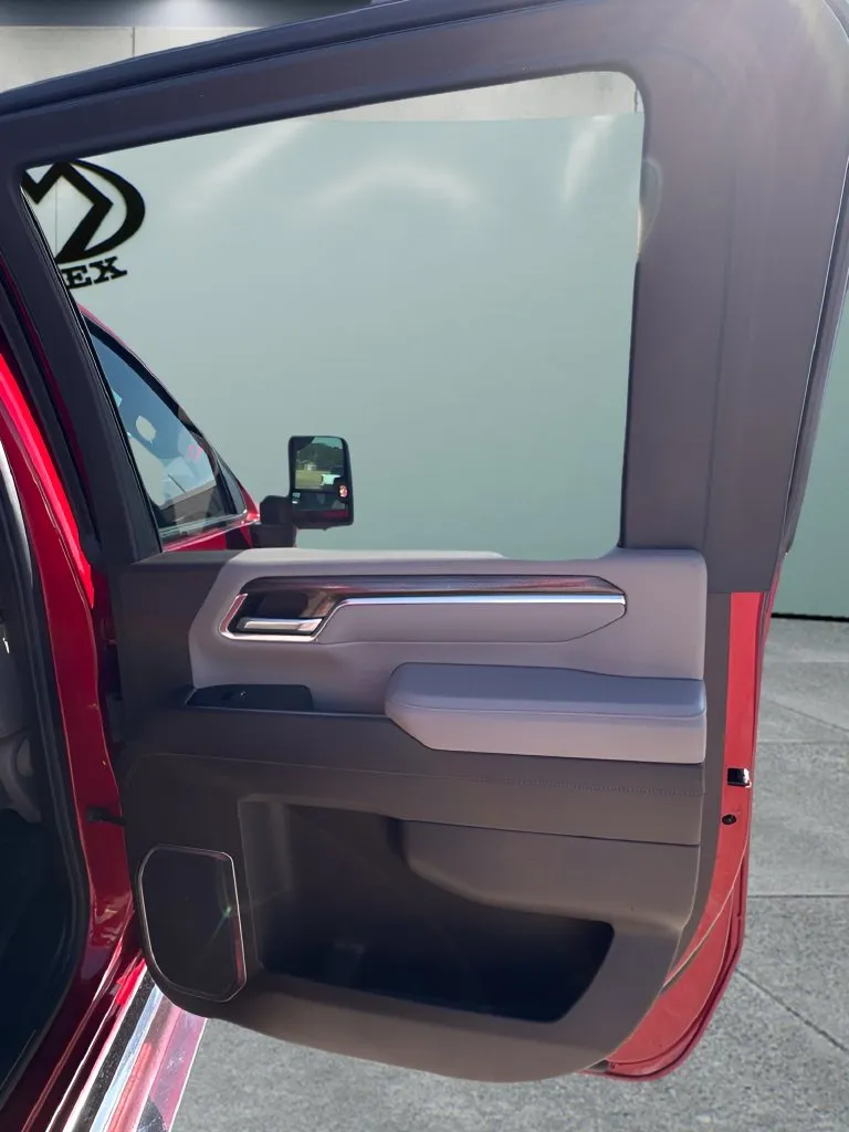 Chevrolet Silverado photo 19