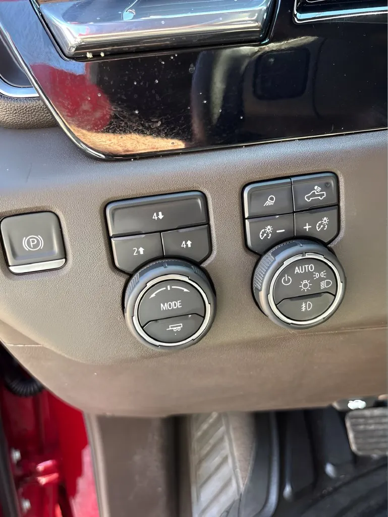 Chevrolet Silverado photo 26