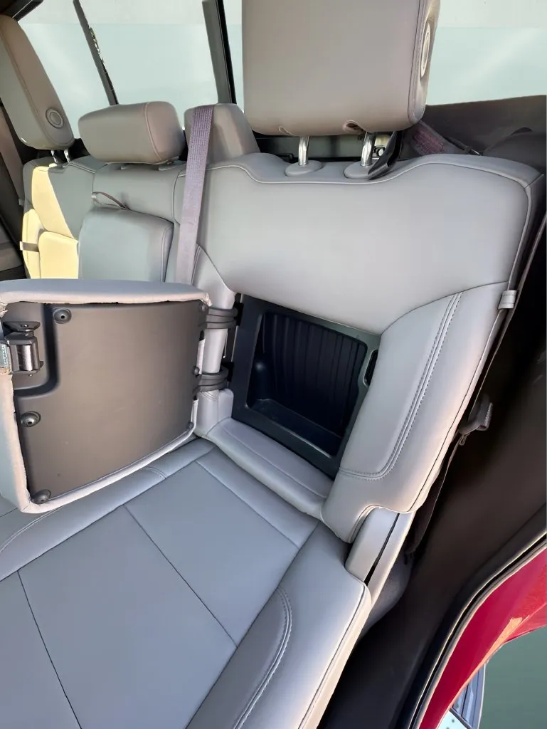 Chevrolet Silverado photo 16
