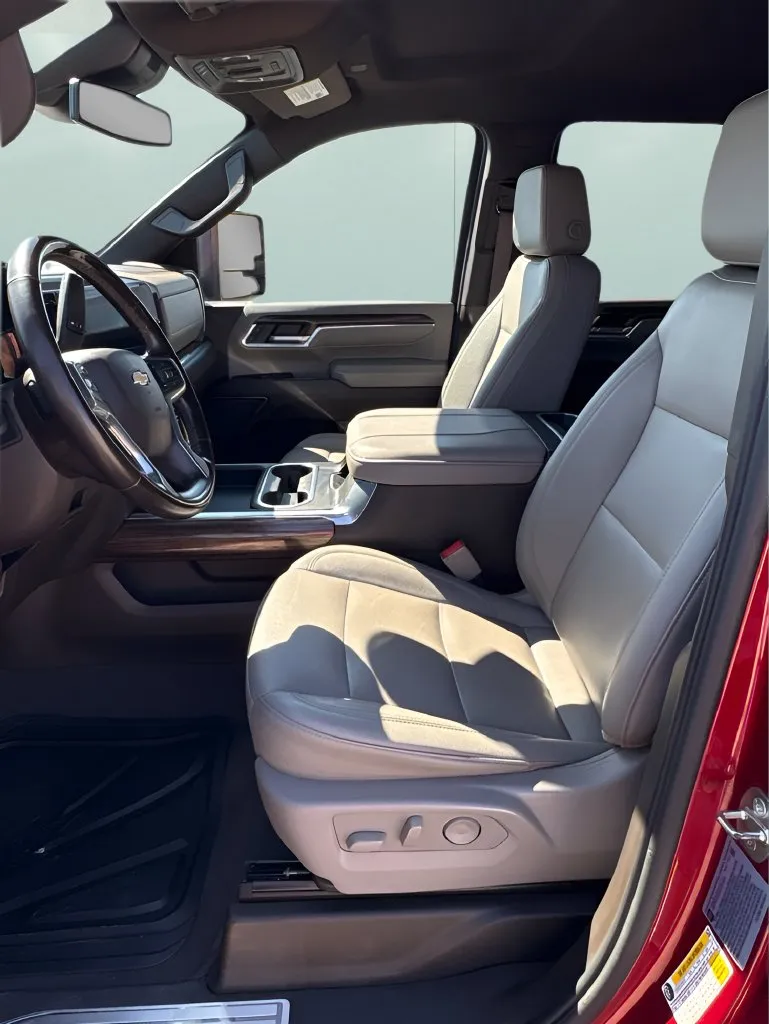 Chevrolet Silverado photo 13