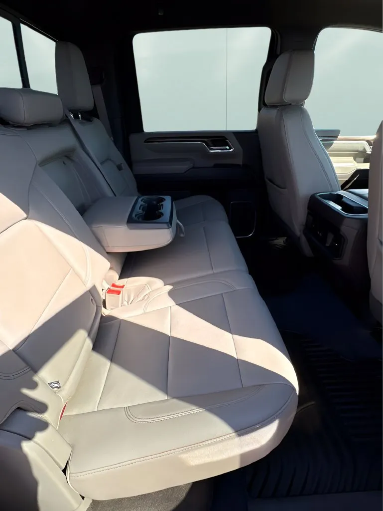 Chevrolet Silverado photo 20