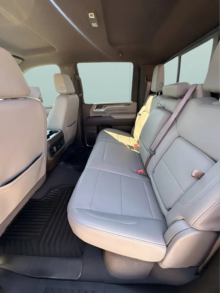 Chevrolet Silverado photo 15