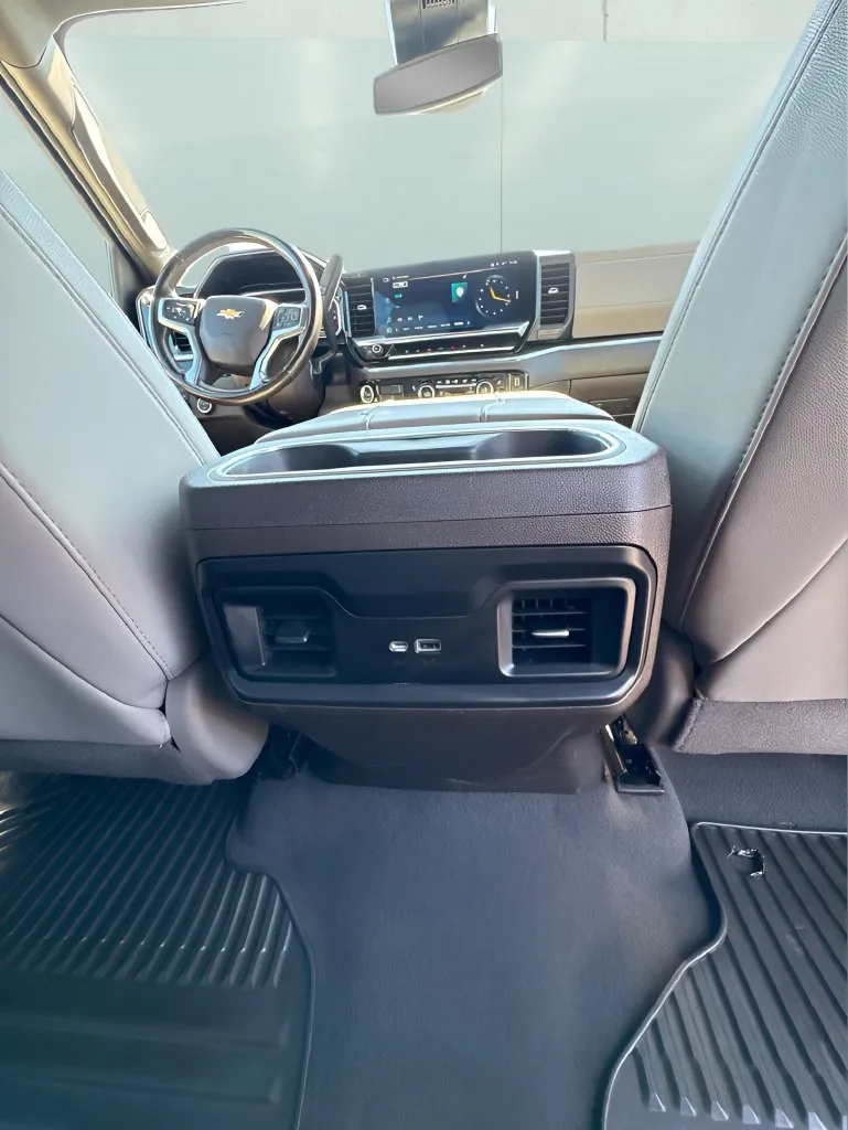Chevrolet Silverado photo 24