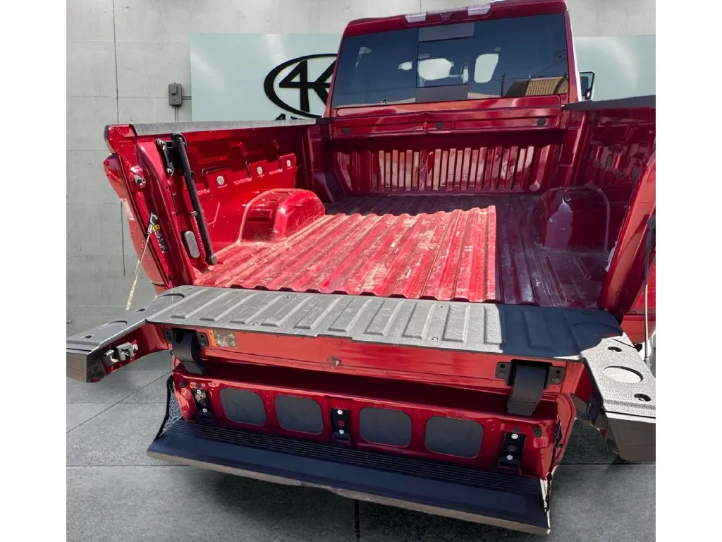Chevrolet Silverado photo 18