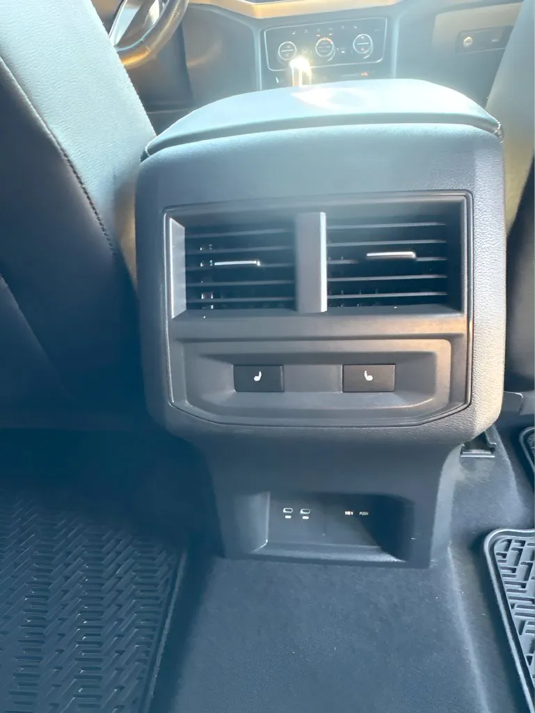 Volkswagen Atlas Cross Sport photo 24