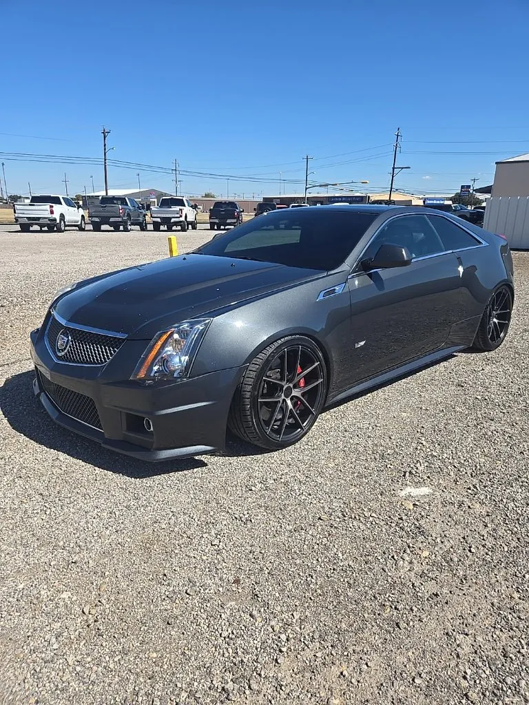 Cadillac CTS-V photo 8