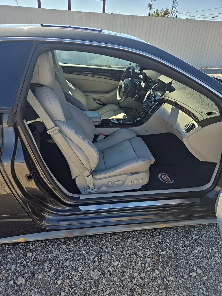 Cadillac CTS-V photo 15