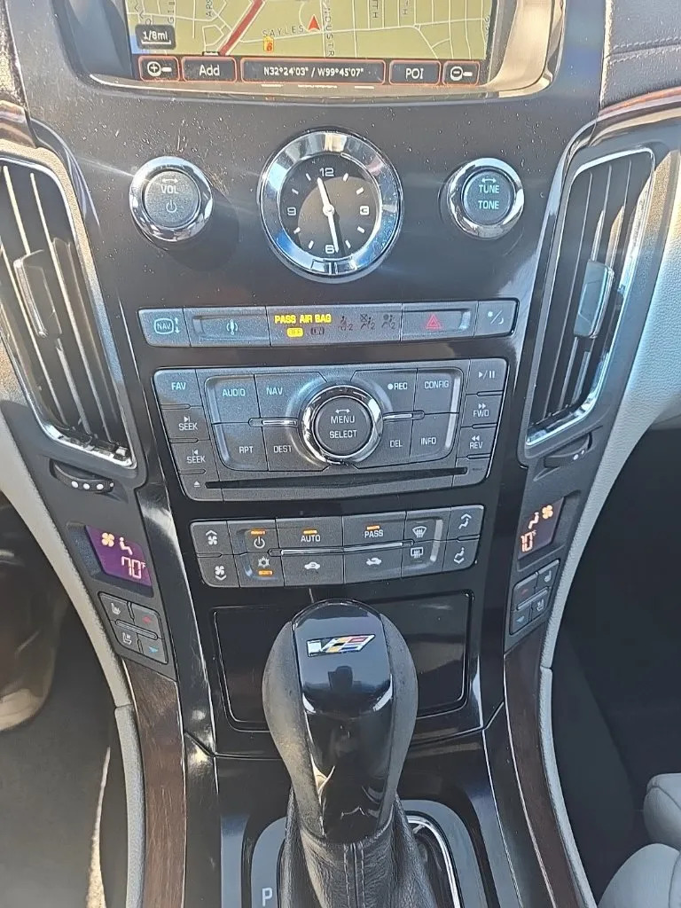 Cadillac CTS-V photo 20