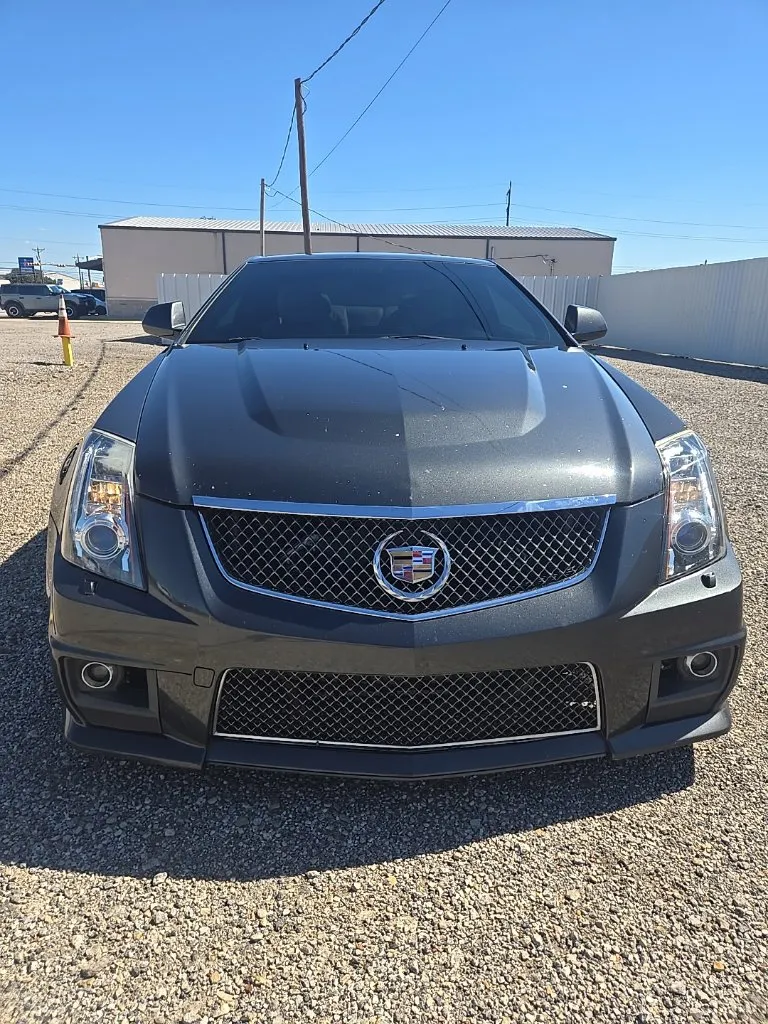 Cadillac CTS-V photo 9