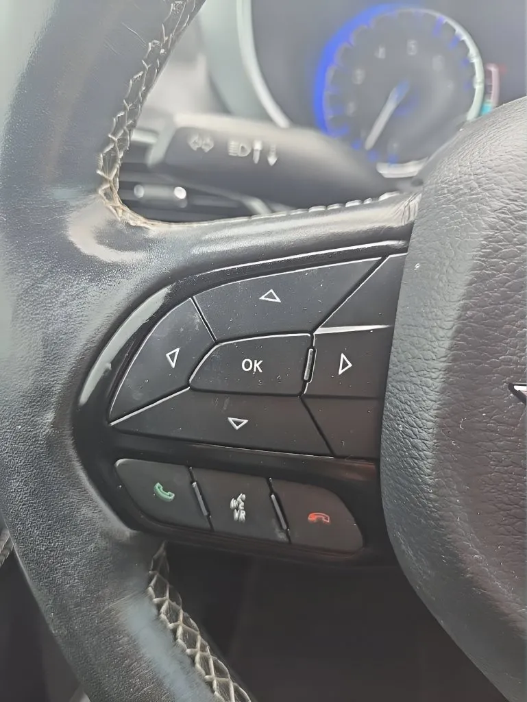 Chrysler Pacifica photo 28