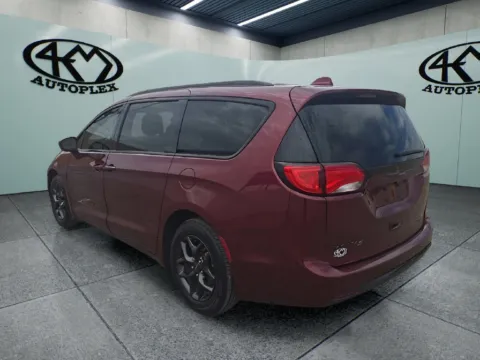 More photos of 2020 Chrysler Pacifica Touring L Plus at 4M Autoplex - Industrial Blvd, TX