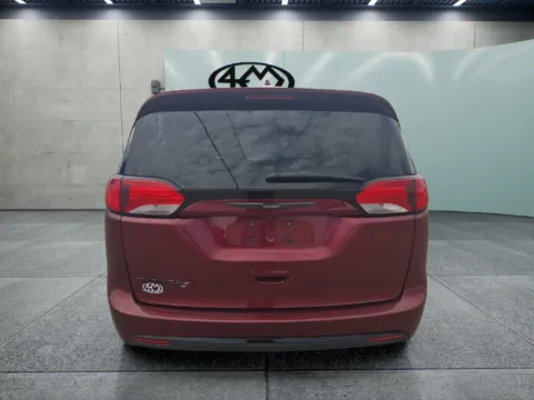 More photos of 2020 Chrysler Pacifica Touring L Plus at 4M Autoplex - Industrial Blvd, TX