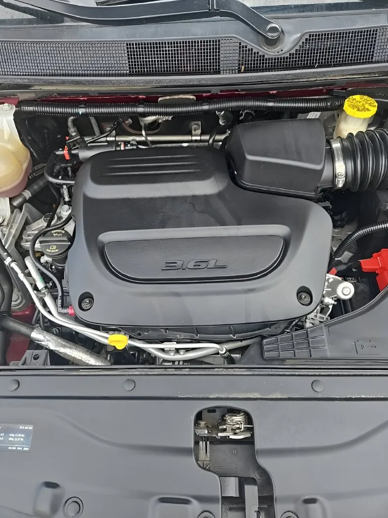Chrysler Pacifica photo 11
