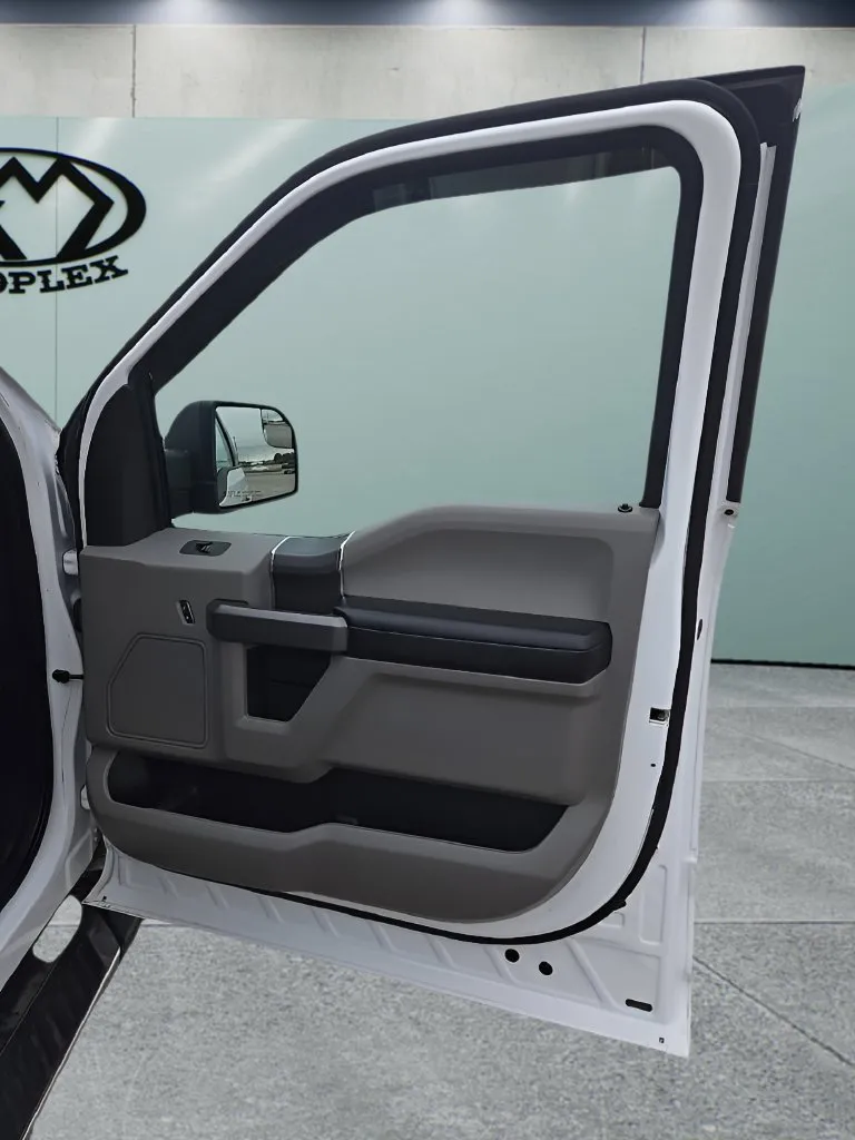 Ford F-150 photo 18