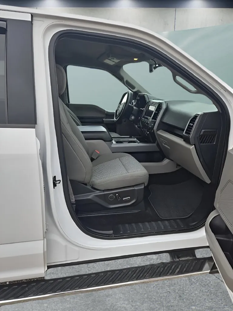Ford F-150 photo 19