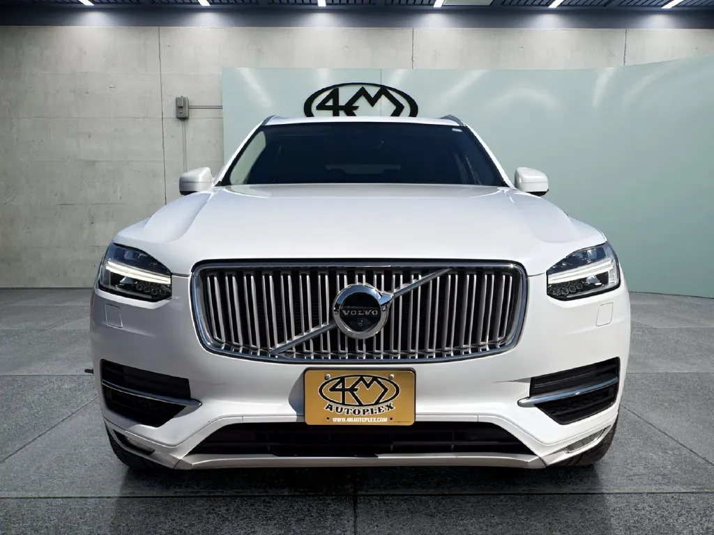 Volvo XC90 photo 8