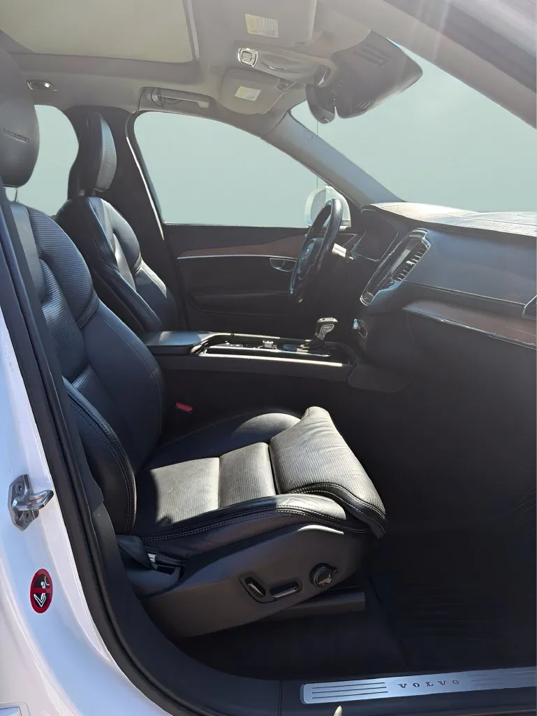 Volvo XC90 photo 19