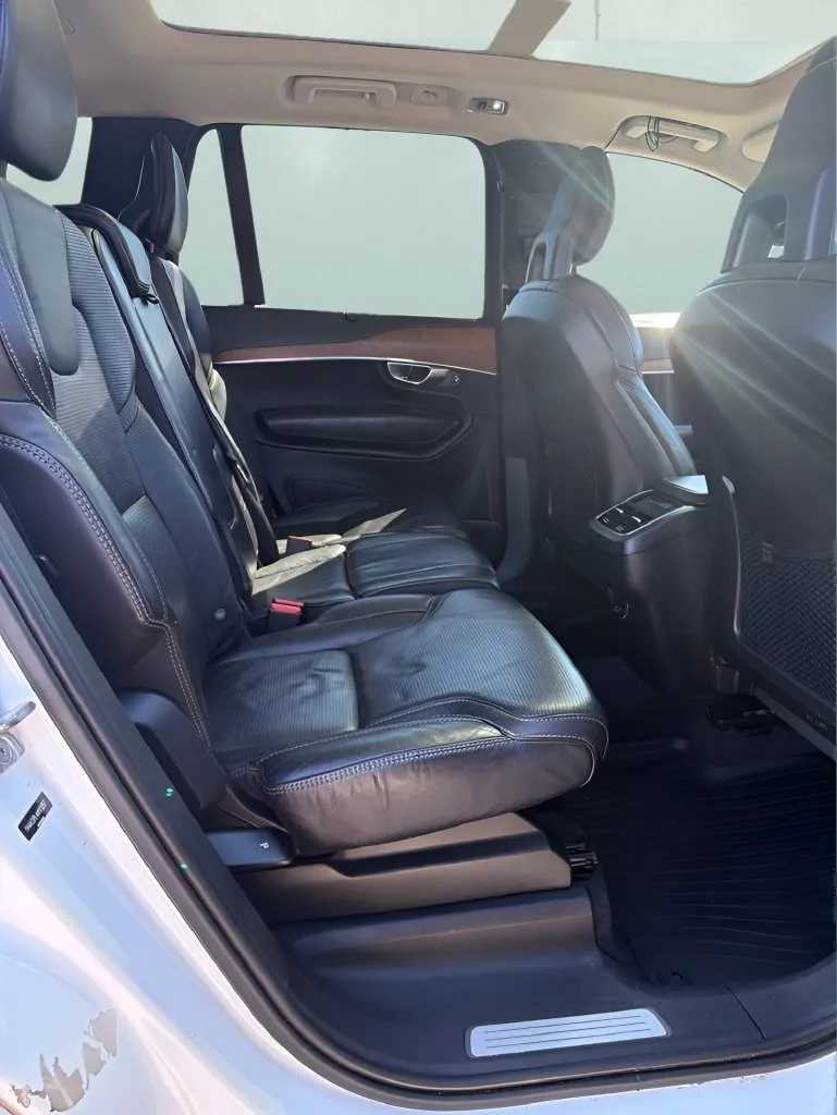 Volvo XC90 photo 16