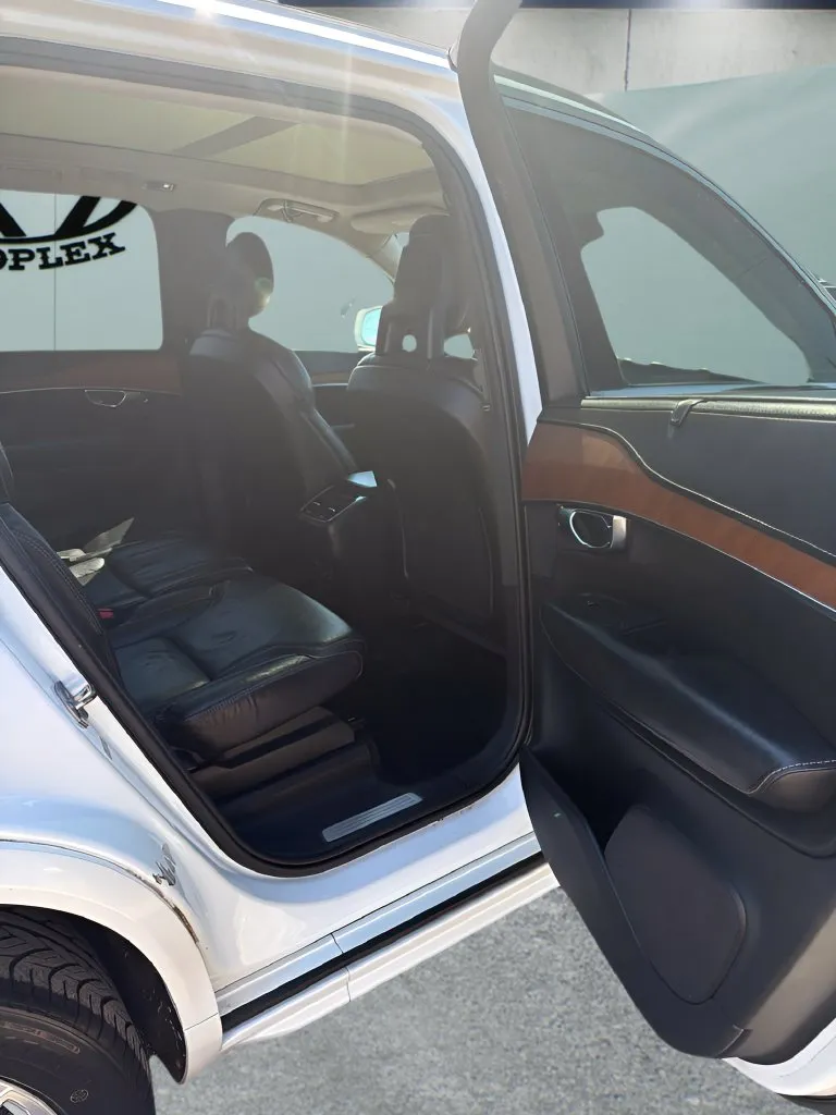 Volvo XC90 photo 18