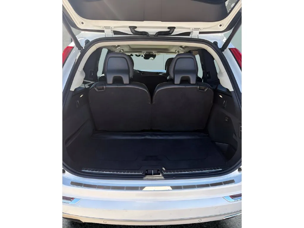 Volvo XC90 photo 9