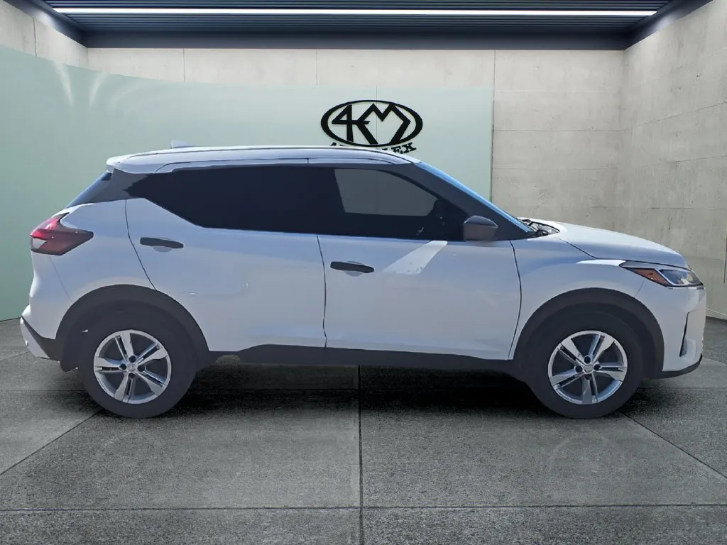 Nissan Kicks photo 2