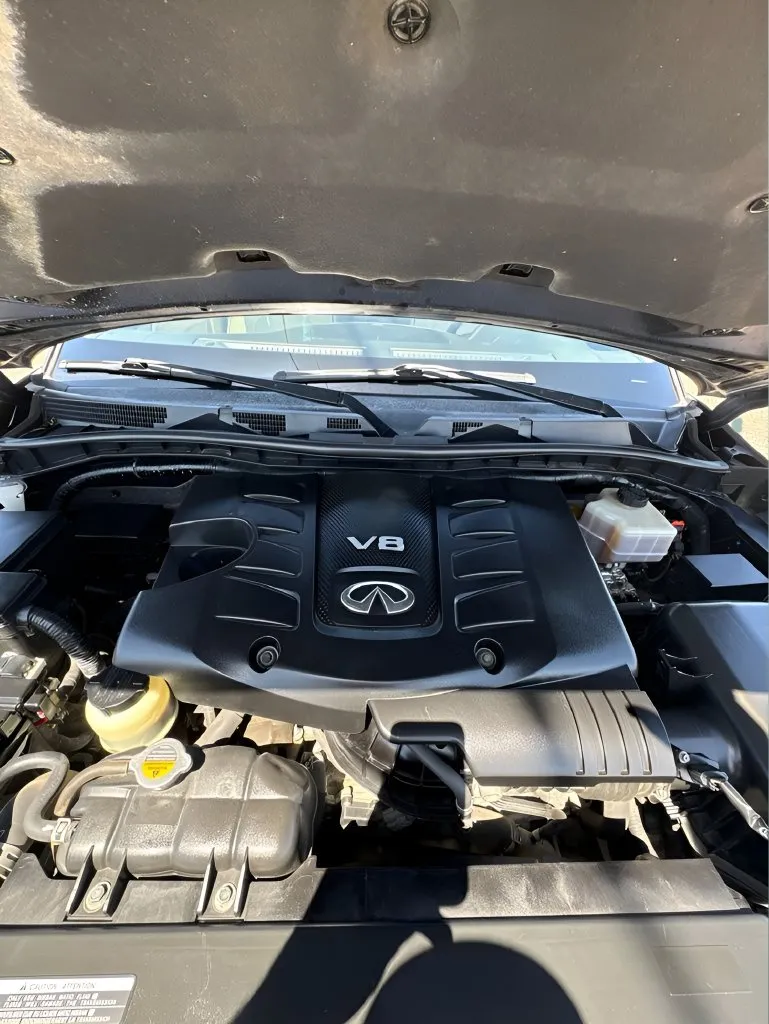 Infiniti QX80 photo 10