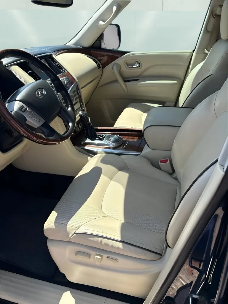Infiniti QX80 photo 13