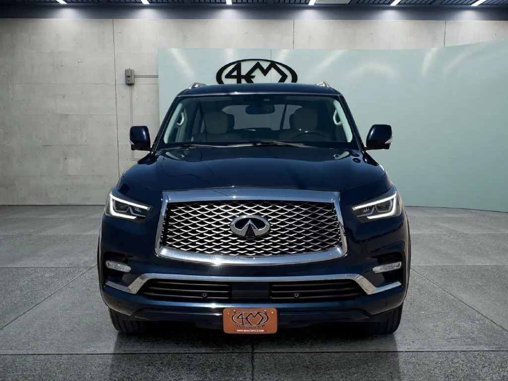 Infiniti QX80 photo 8