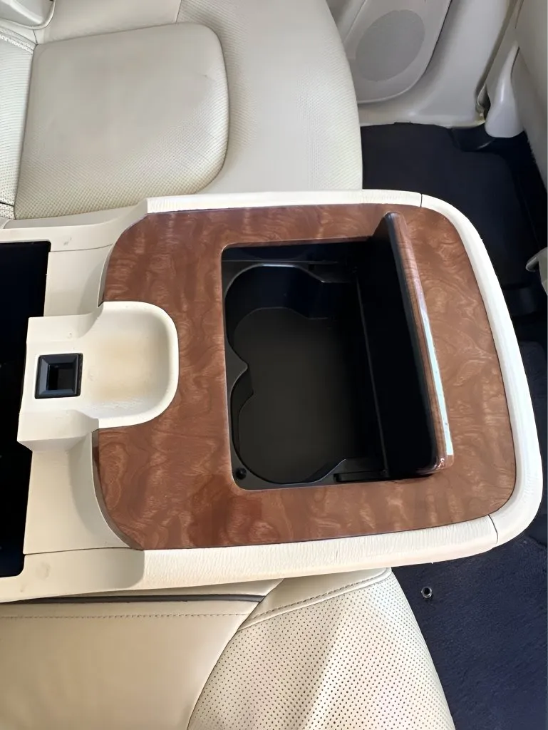 Infiniti QX80 photo 24