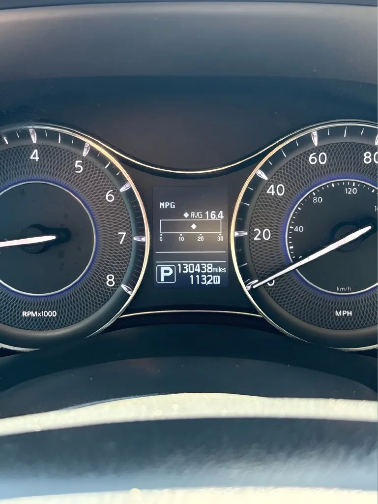 Infiniti QX80 photo 26